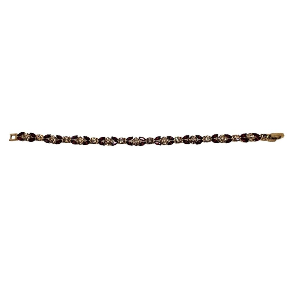 Vintage MONET Bracelet 7 1/2" Red Clear Crystals Gold Tone Metal Link Signed - Picture 2 of 11
